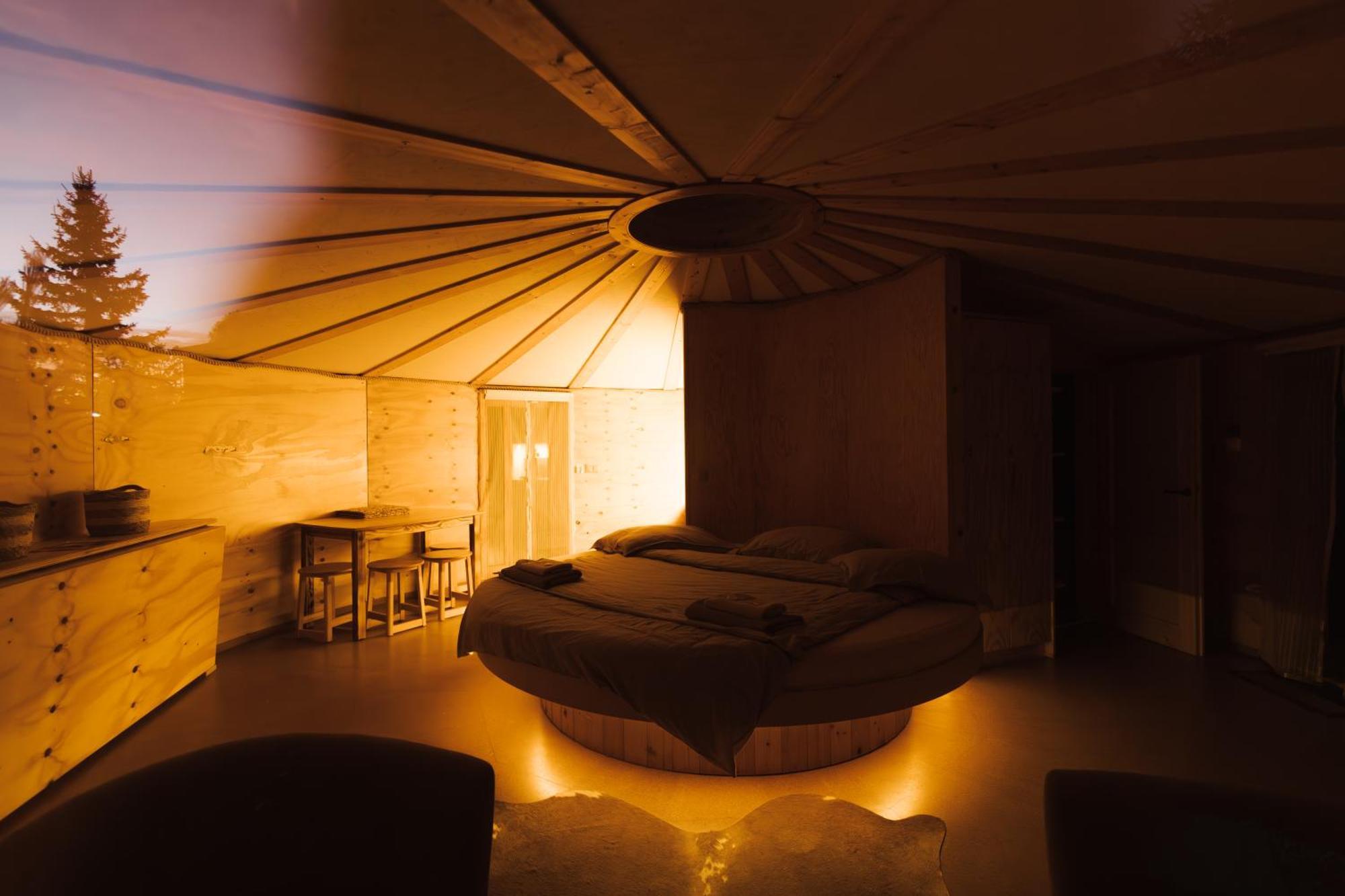 Glamp V Hluboke - Yurts And Wooden Houses เซตีน ภายนอก รูปภาพ